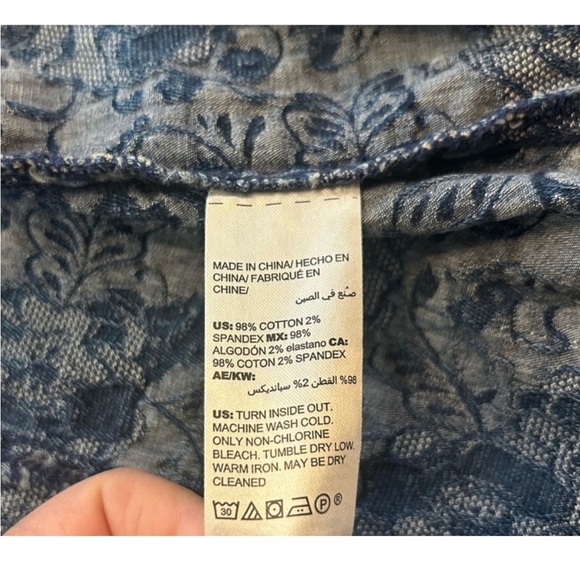 Chicos blue denim jacket with white flowers size 1 - Picture 7 of 8